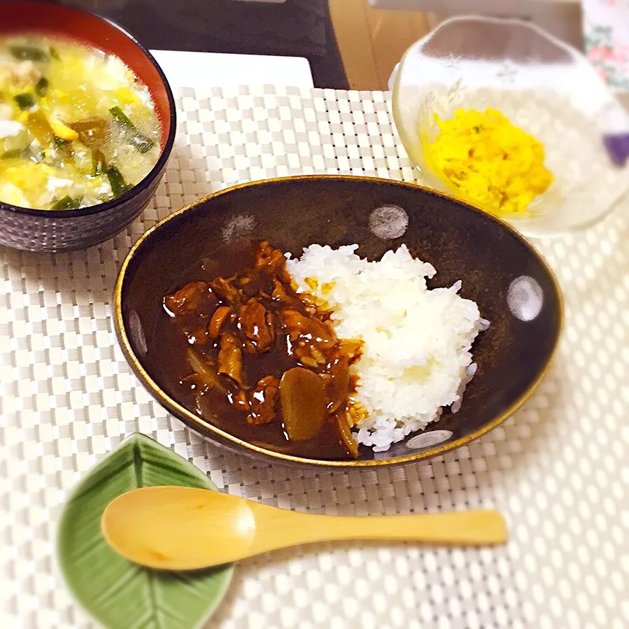 牛すじと煮込み出汁のハヤシライス。カボチャサラダ。鶏団子中華スープ。|OGIPAINさん