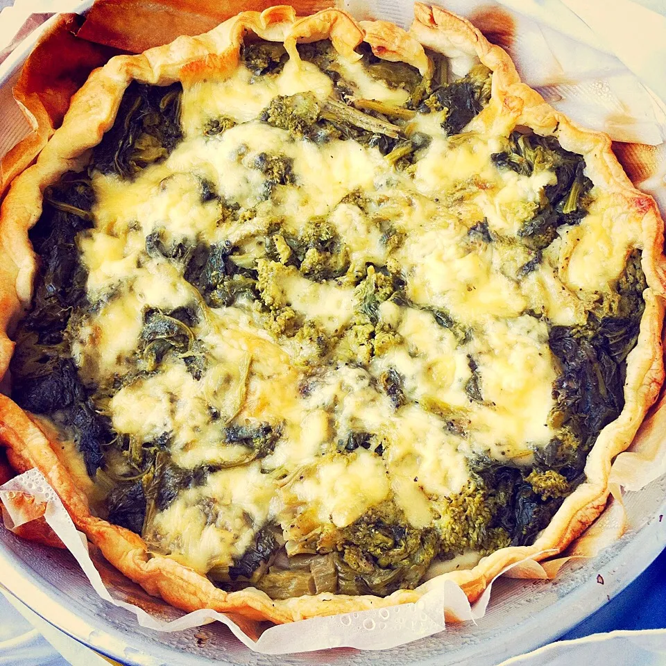 Snapdishの料理写真:Pie with greens and mozzarella|Stefan Labuschagneさん