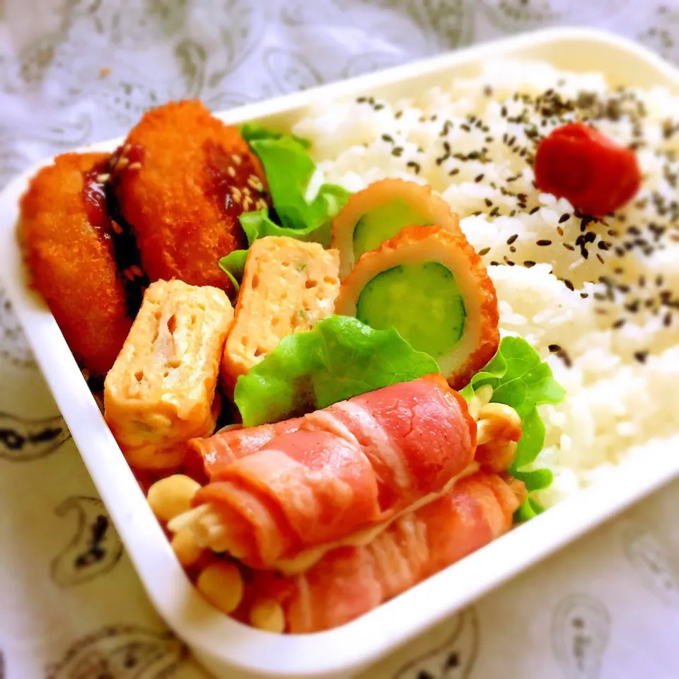 Snapdishの料理写真:旦那弁当♡冷凍コロッケ、えのきベーコン巻き、卵焼き、ちくきゅう|ma-iさん