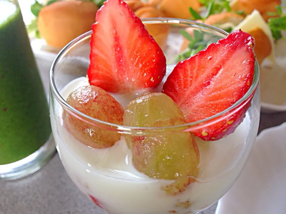 パパ作った朝ご飯☆♪fruit yoghurt granola☆|viviさん