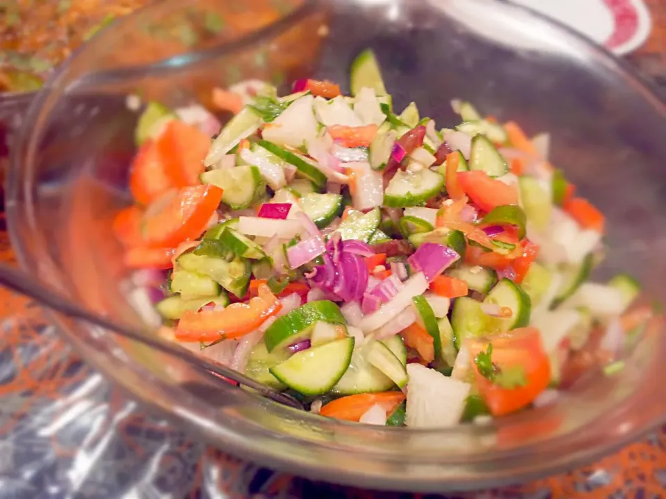 cucumber,tomatoe& shallots fresh salad with EVOO lemon honey dressing n sum raisans n apricots|hinaさん