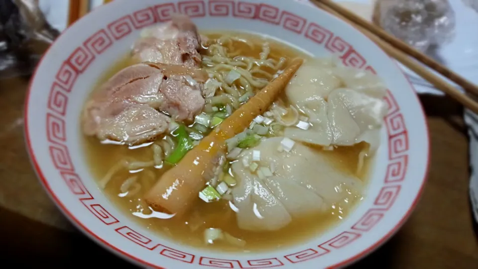 鶏醤ワンタン麺|しょうたさん