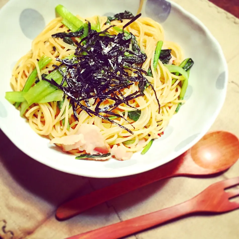 Snapdishの料理写真:ベーコンと小松菜のガリバタしょうゆパスタ♡|まゆかさん