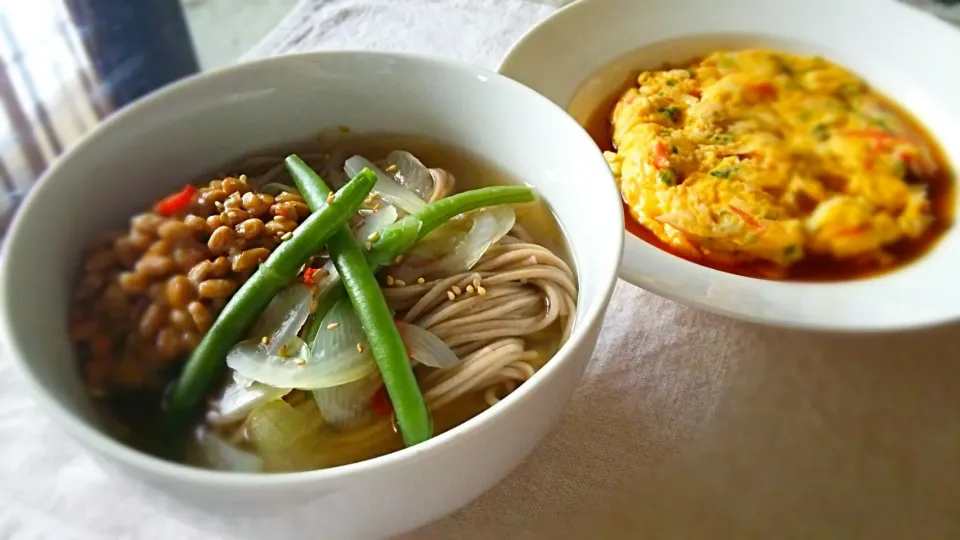 納豆蕎麦&ｶﾆ玉～
の昼ごはん✨|kaz(*･ω･)さん