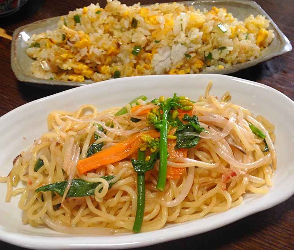 昼ごはん  春限定マルちゃん焼きそばえび塩味＆チャーハン|ぽんたさん