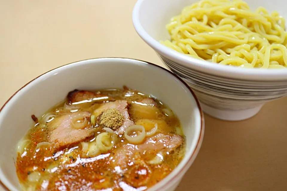 ファミマの冷凍極太つけ麺でチャーシューつけ麺|マハロ菊池さん