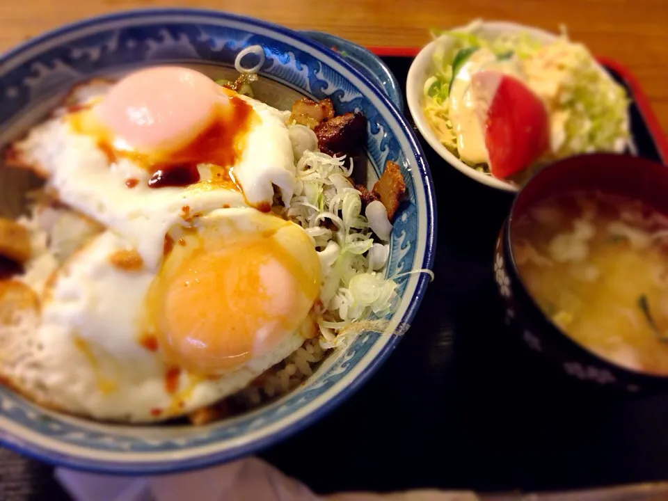 チャーシュー丼|どんぐりやろうさん