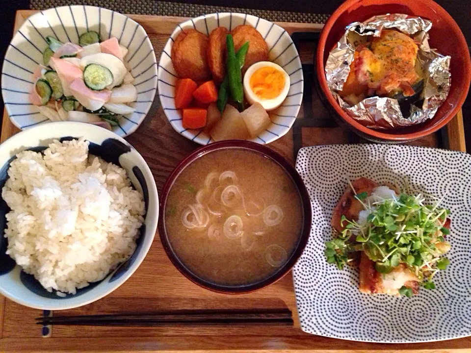 Snapdishの料理写真:カジキマグロのステーキ、かぼちゃの煮物チーズ焼き、さつま揚げの煮物、カブのサラダ|ayumiさん