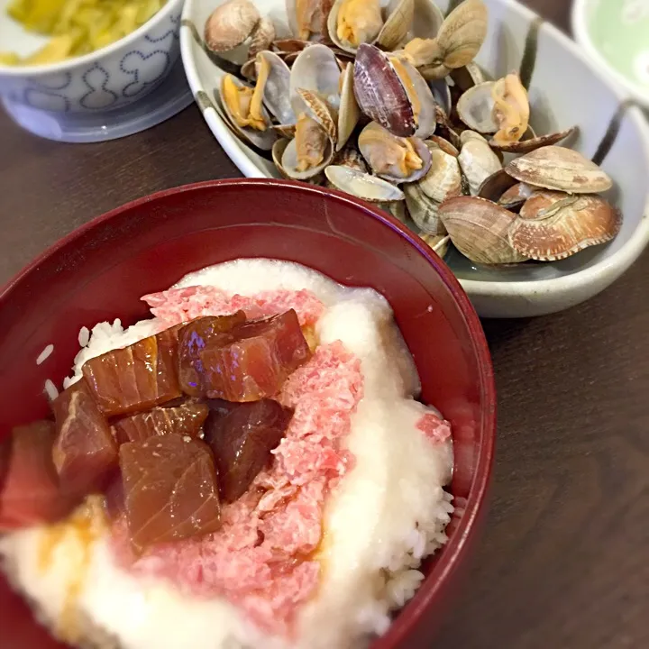 マグロ山かけ丼とあさりの酒蒸し💖|NanaMOさん