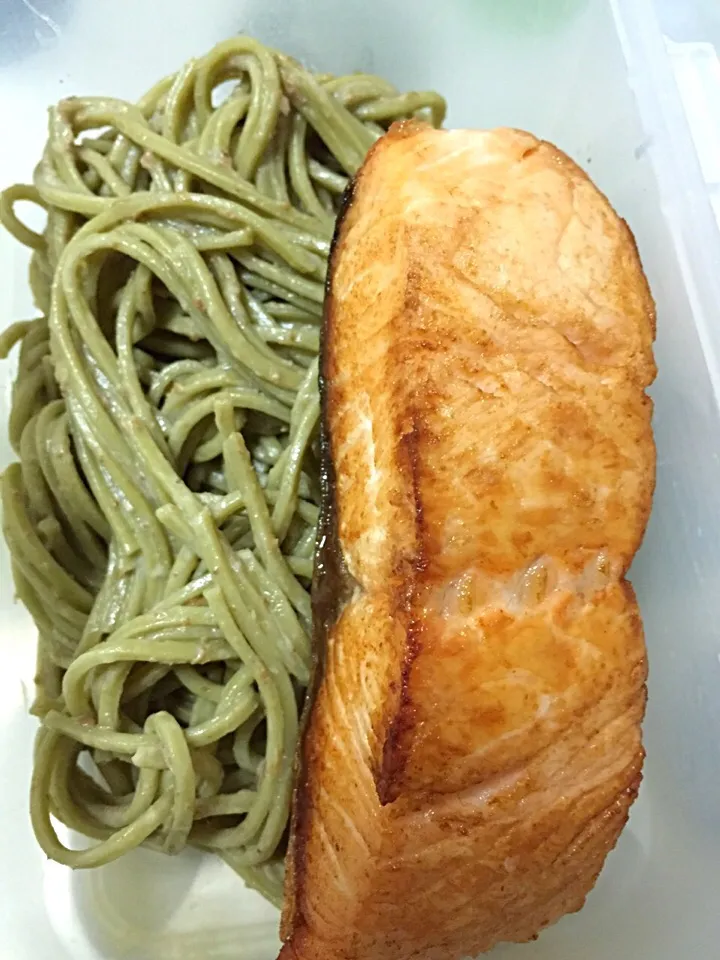 Matcha soba and salmon|Kutingさん