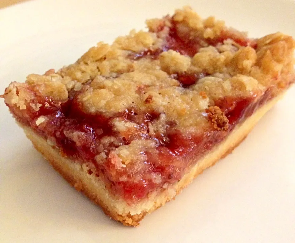 Strawberry Crumb Bar|Wildflourさん