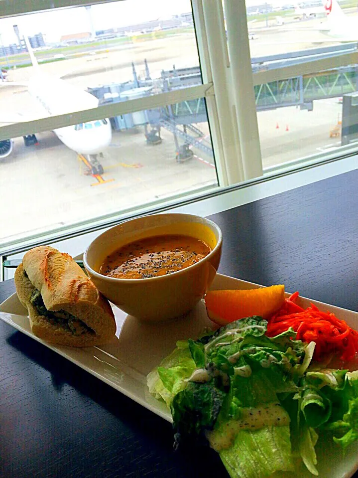 Good Morning ✈️👠✨
#HANEDA #ブレックファースト #Breakfast #HanedaInternationalAirport
#羽田 #羽田国際空港|chieさん