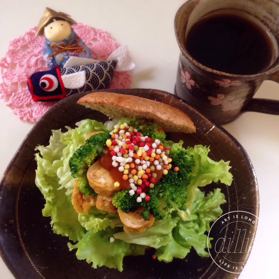 卵焼きとクリームチーズ＆カレーミートボールベーグルサンド❤︎|Makinsさん