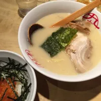 九十九とんこつラーメン＋小鉢いくら丼|EJMAさん