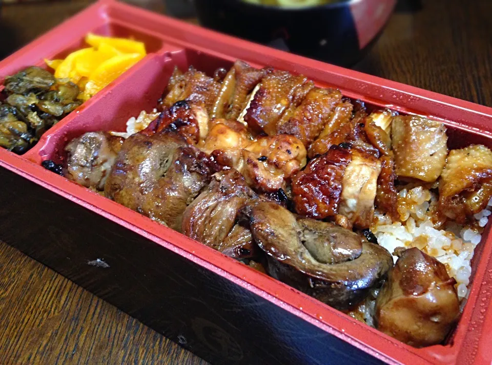 昼ごはん 鳥串弁当 もも串・皮串・レバー串|ぽんたさん