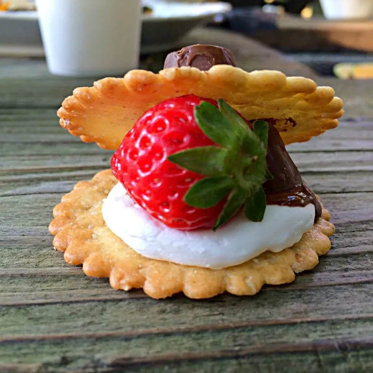 BBQ マシュマロ苺🍓|たけななさん