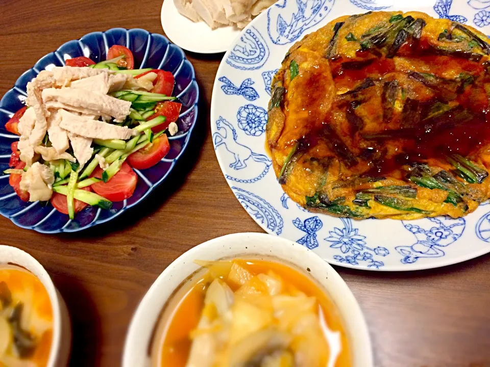 Snapdishの料理写真:中華晩御飯！＊キムチ水餃子スープ＊棒棒鶏＊あんかけニラ玉|gachaoさん