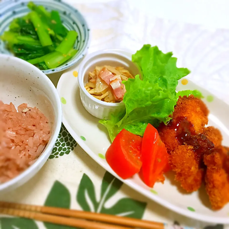 晩ご飯♡一口チキンカツ、えのきベーコン、小松菜胡麻和え、赤飯|ma-iさん