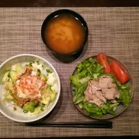 Snapdishの料理写真:豆腐アボガド丼と豚しゃぶサラダ|nijigoroさん