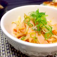 Snapdishの料理写真:和田 匠生さんの料理 bean sprouts dressed with miso sauce!!