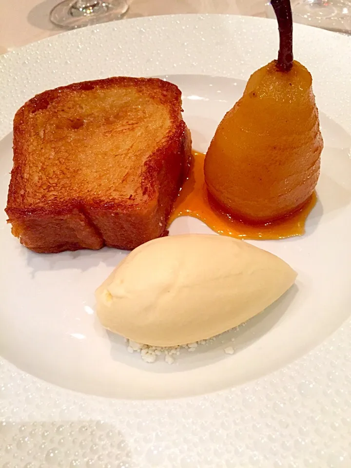 Beer brioche with ice cream and pear|sgさん