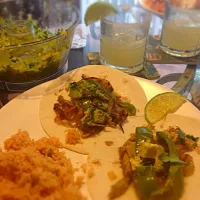 Happy cinco de mayo!|Elle Bates Reuterさん