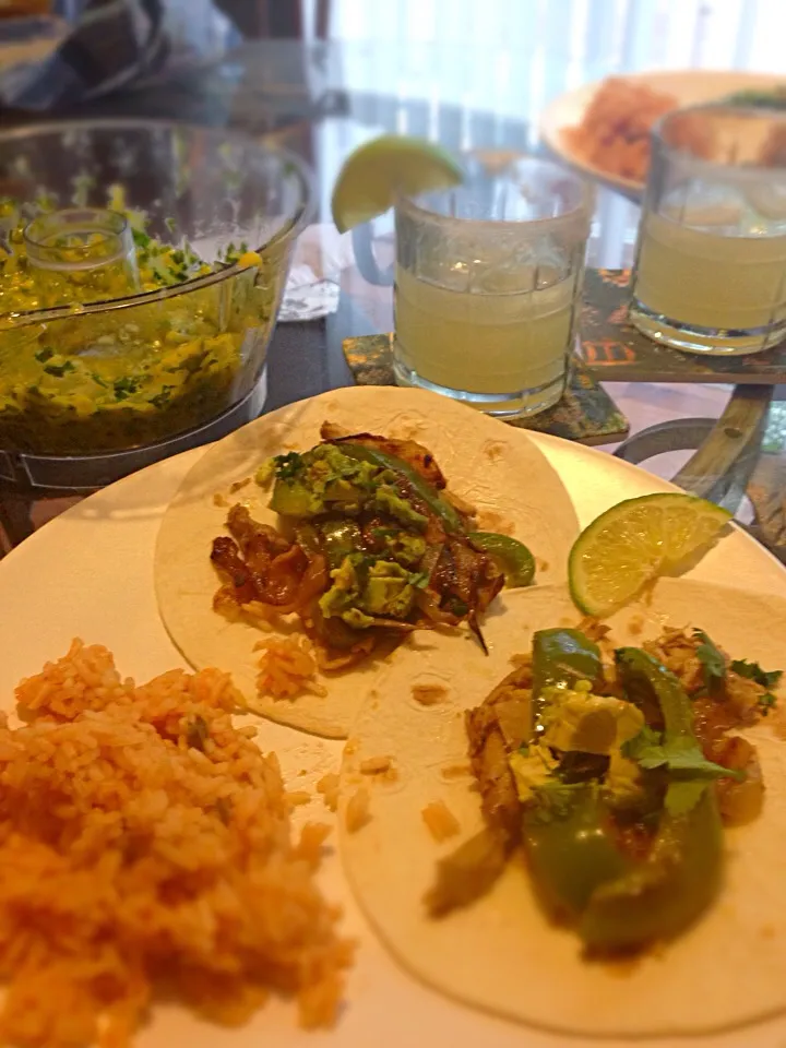 Snapdishの料理写真:Happy cinco de mayo!|Elle Bates Reuterさん