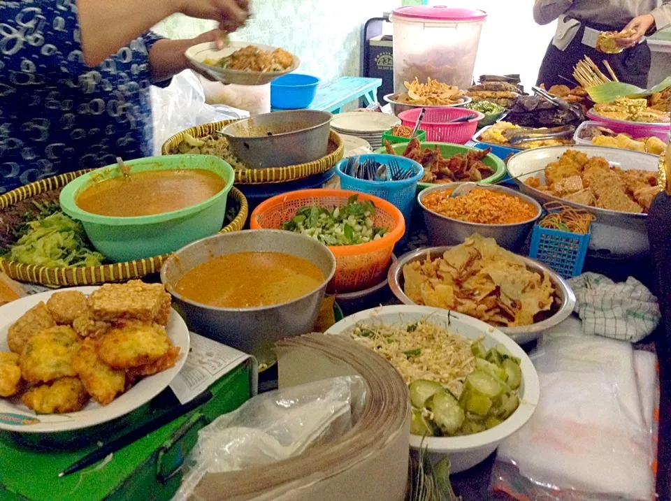 Nasi Pecel|Bambang Budiono Tjioさん