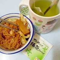 fried meehoon & green tea #breakfast|Rose Danishさん