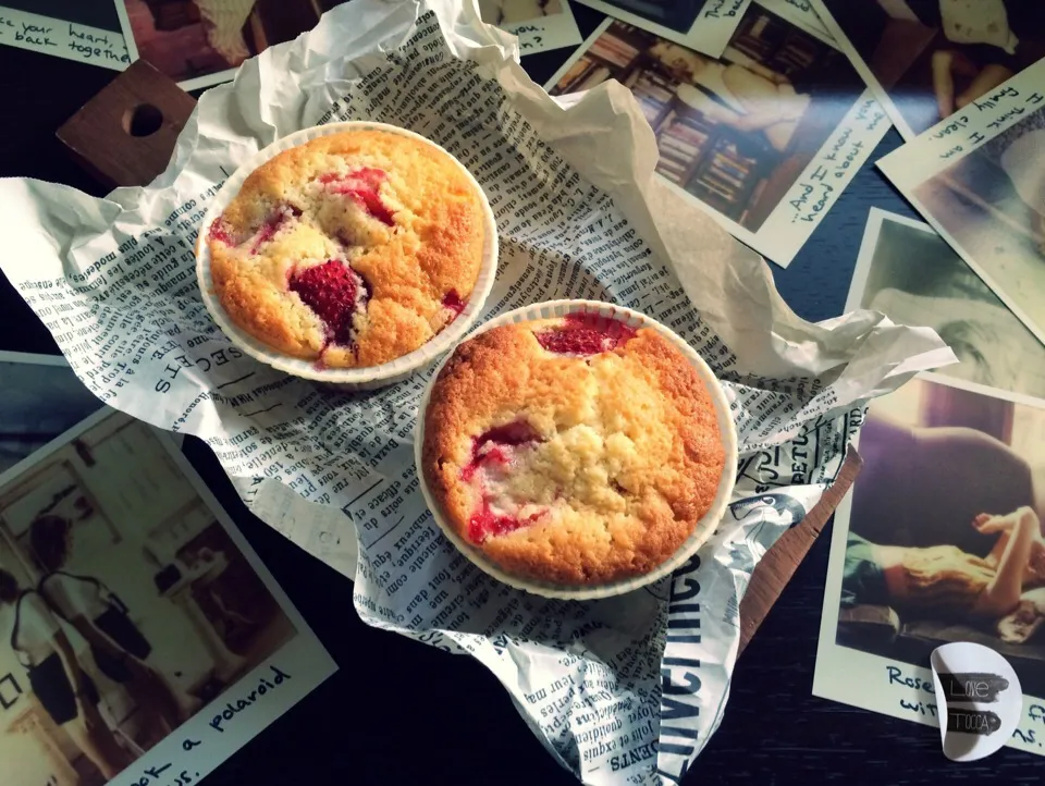 Snapdishの料理写真:リーチさんの♡フレッシュ苺のミルキーマフィン🍓◟́◞̀ ♡|toccaさん