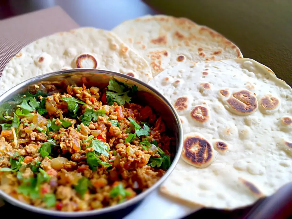 Roti w/ Minced Chicken Curry © √√√|🌼 Pooja's Kitchenette 🌼さん