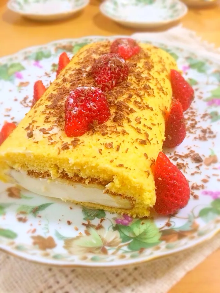 しっとりロールケーキ🍓|まなさん