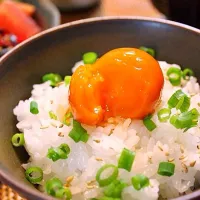 冷凍卵の酢醤油漬け丼