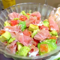 Avocado Tomato Rawham and Salad|ocean_matadorさん