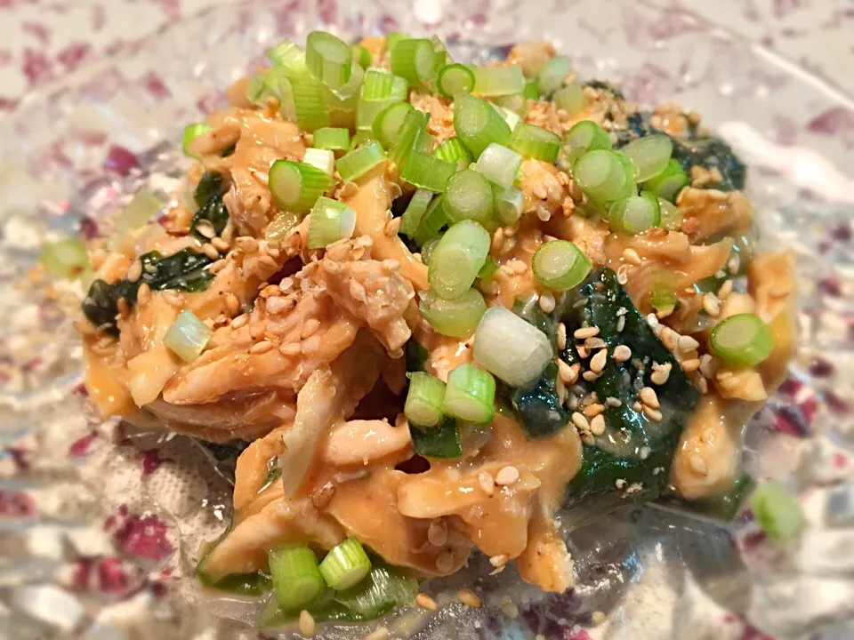 簡単おつまみ💕鶏ササミとワカメの辛子酢味噌胡麻和え😋|まるちゃんさん