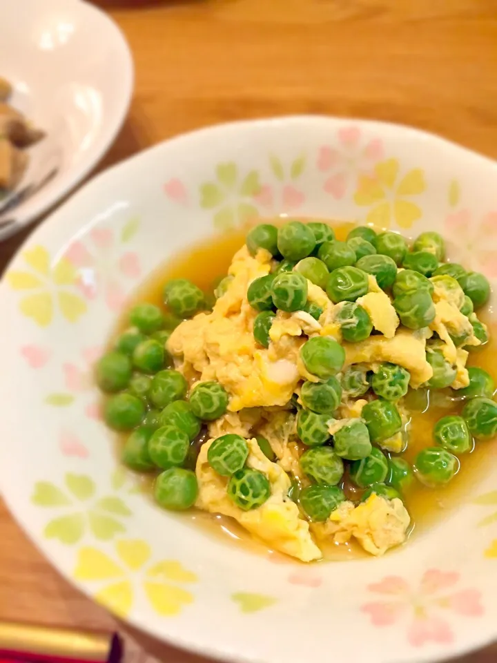 えんどう豆の卵とじ|えりんこさん