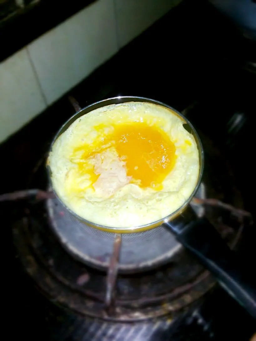 Snapdishの料理写真:egg fried|Sebastien Punchoteさん