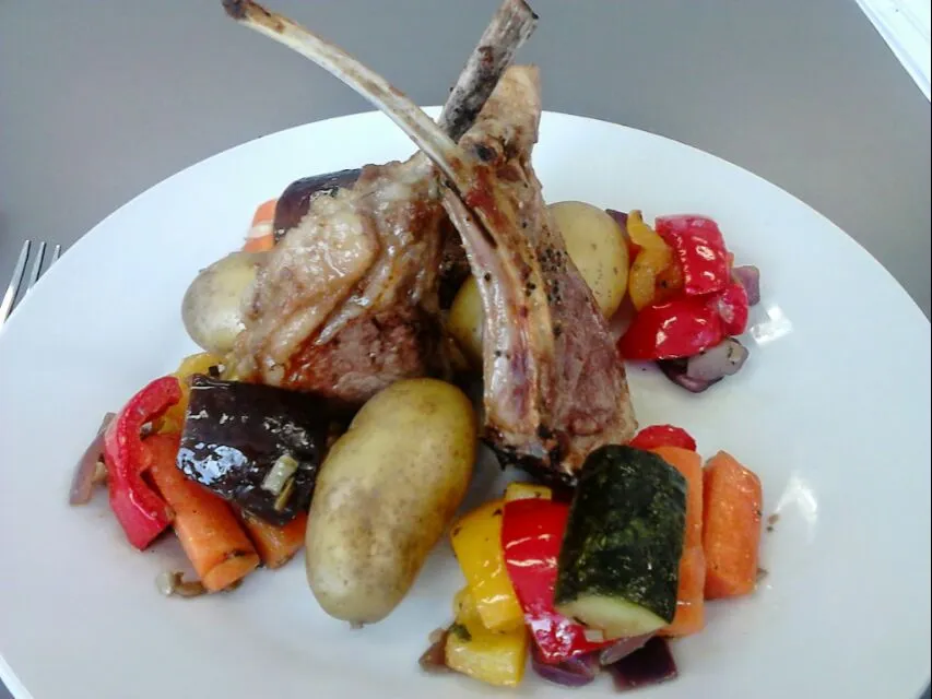 grilled lamb cutlets with roasted vegetables|tessさん