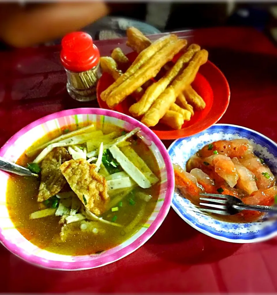 Snapdishの料理写真:Bánh canh chả|Hà Hinさん