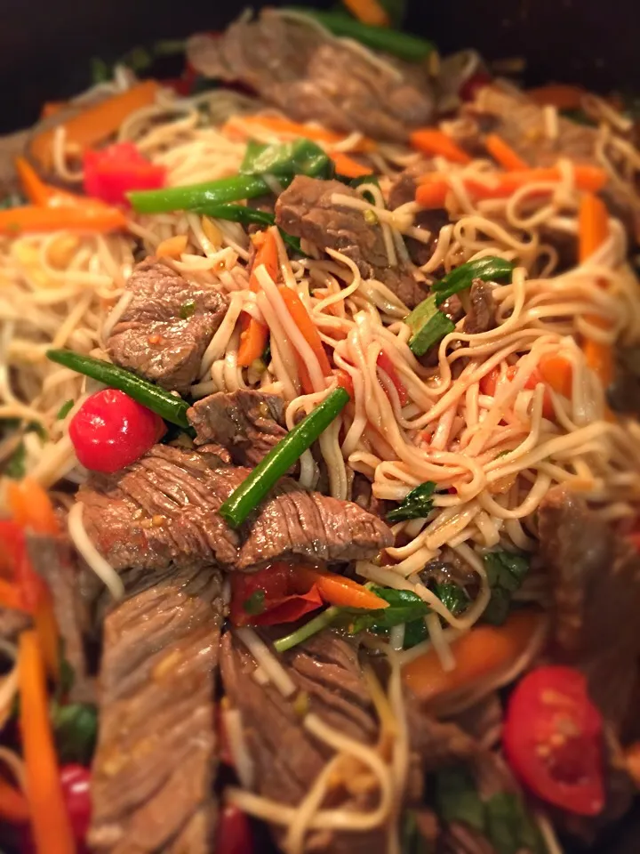 Snapdishの料理写真:Ginger Basil Beef Stir-Fry|Jen Hembreeさん