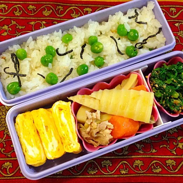 豆ご飯と筍と鶏肉の煮物弁当|もえさん