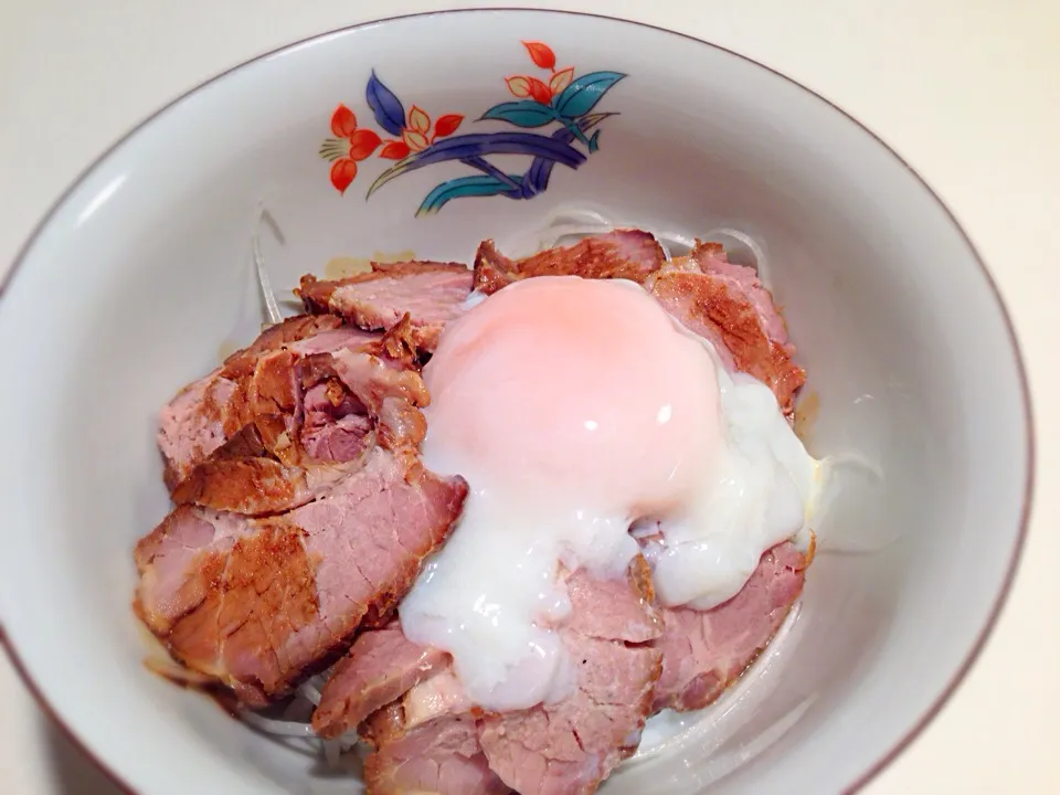 谷中ぎんざ•肉のすずきの焼豚で焼豚丼|黒猫飲茶さん