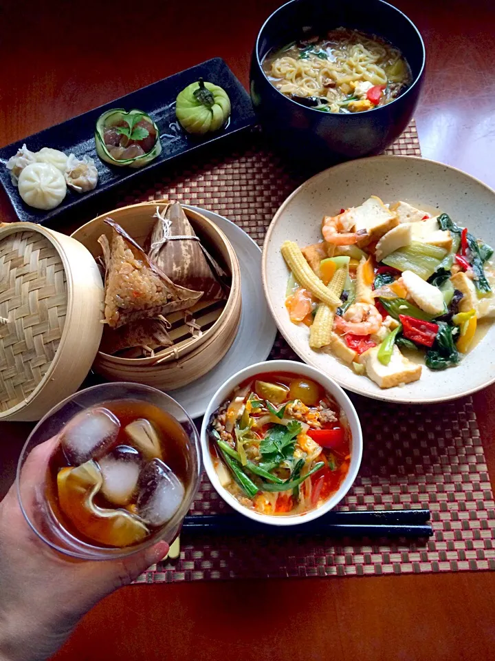 Snapdishの料理写真:Today's Dinner🍴前菜･什錦豆腐･酸辣湯･蒸肉粽|🌈Ami🍻さん