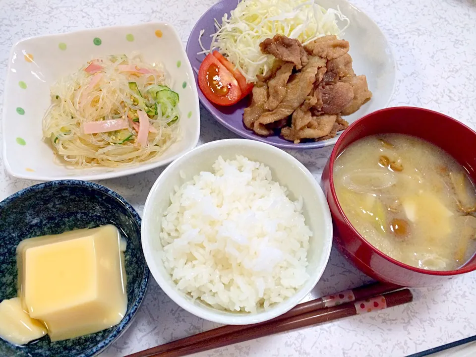 Snapdishの料理写真:豚肉の生姜焼き・春雨中華サラダ・玉子豆腐・なめこの味噌汁♪|rin♪さん