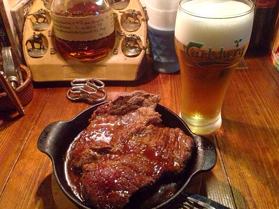 カールスバーグと牛ステーキ300g@ブラウントースト|タカパパさん