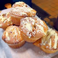 Mixed berry white chocolate muffin.|Tushar Bhatnagarさん