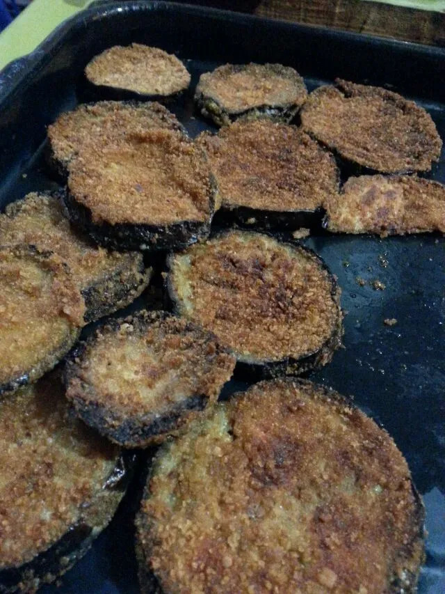 crunchy oven baked eggplant.|Polly Gelfusoさん