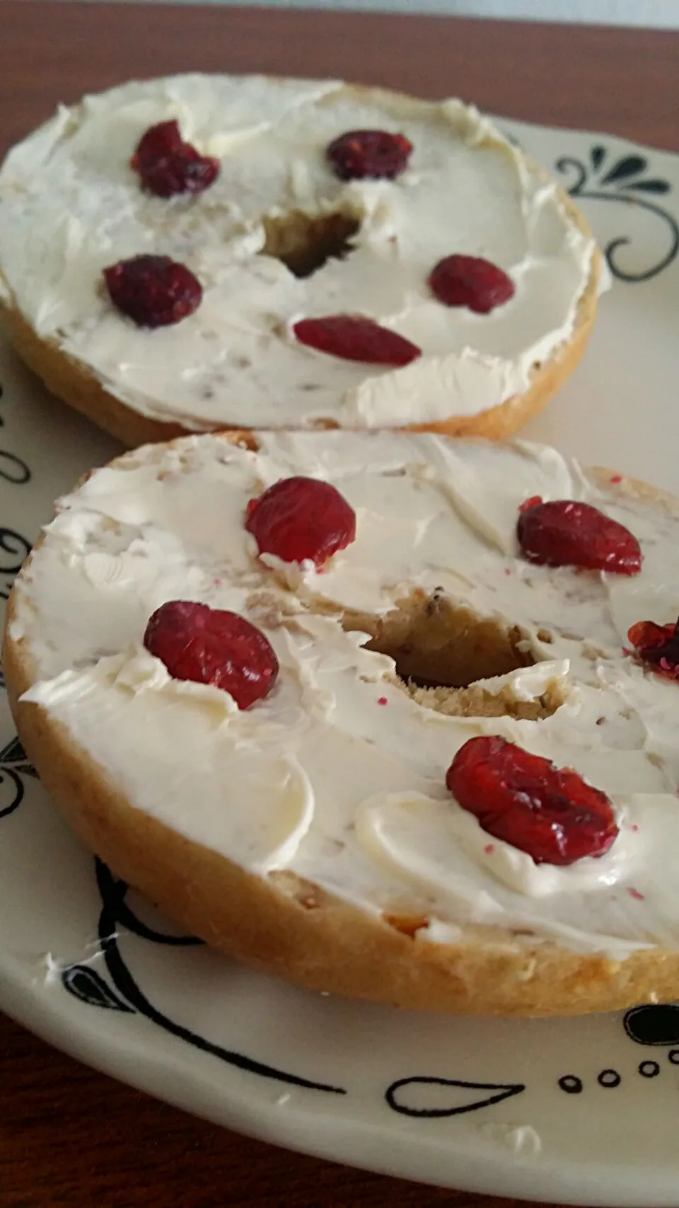 bagels for breakfast|Emie Aliasさん