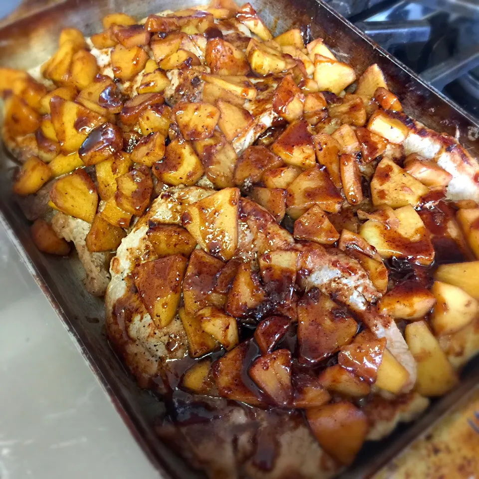 Snapdishの料理写真:Caramel Apple Pork Chop / キャラメルアップル ポークチョップ|NozomiSさん