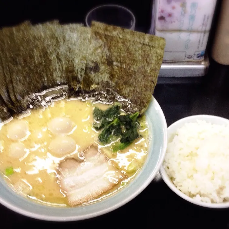 のり玉（並）ラーメンと半ライス|美也子さん